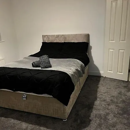 Holiday home Stylish New-build Family - Free Parking Wifi