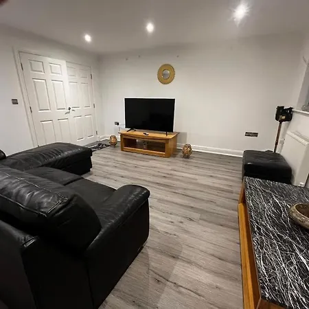 Holiday home Stylish New-build Family - Free Parking Wifi