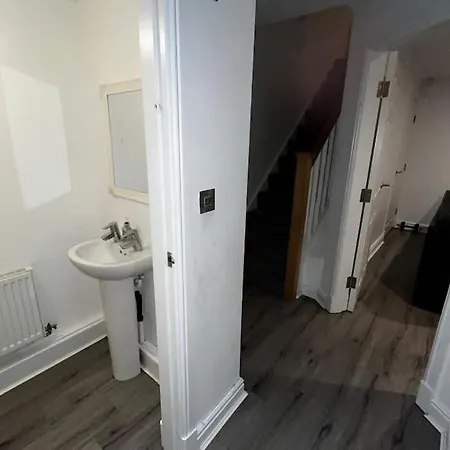 Stylish New-build Family - Free Parking Wifi *