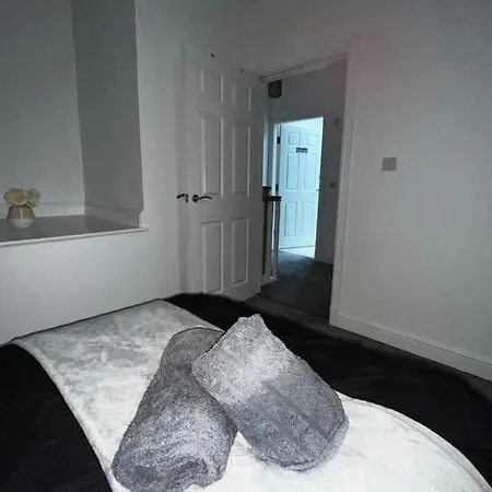 Holiday home Stylish New-build Family - Free Parking Wifi