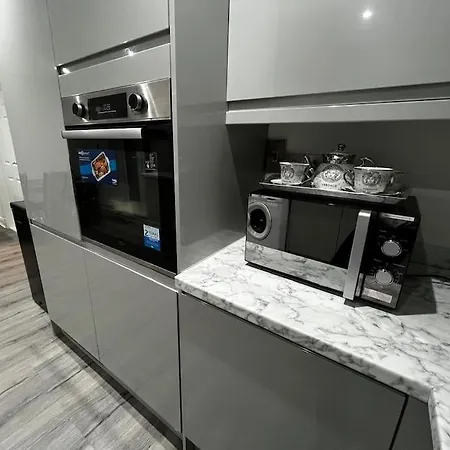 Stylish New-build Family - Free Parking Wifi Holiday home Bradford (West Yorkshire)